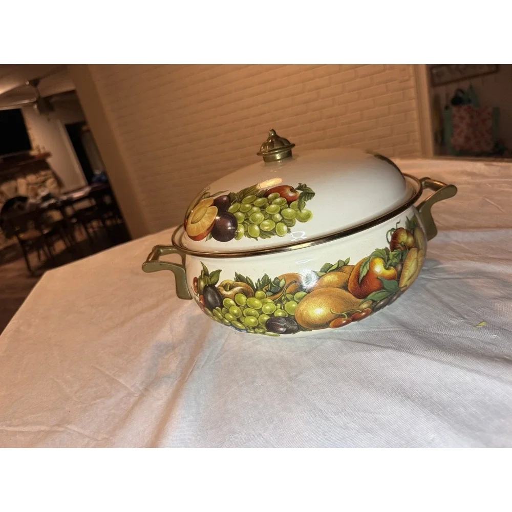 Vintage Enamelware Covered‎ Casserole Dutch Oven Fruit Cornucopia  10.5